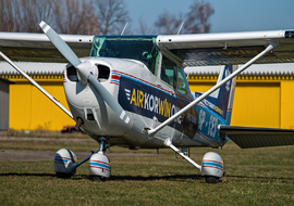 Cessna - 172 Skyhawk (all models except RG) (SP-CES) - big