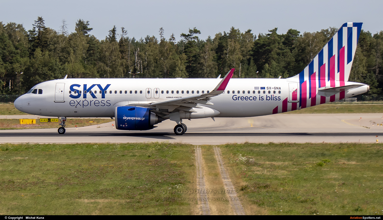 Sky Express  -  A320-251N  (SX-GNA) By Michał Kuna (big)