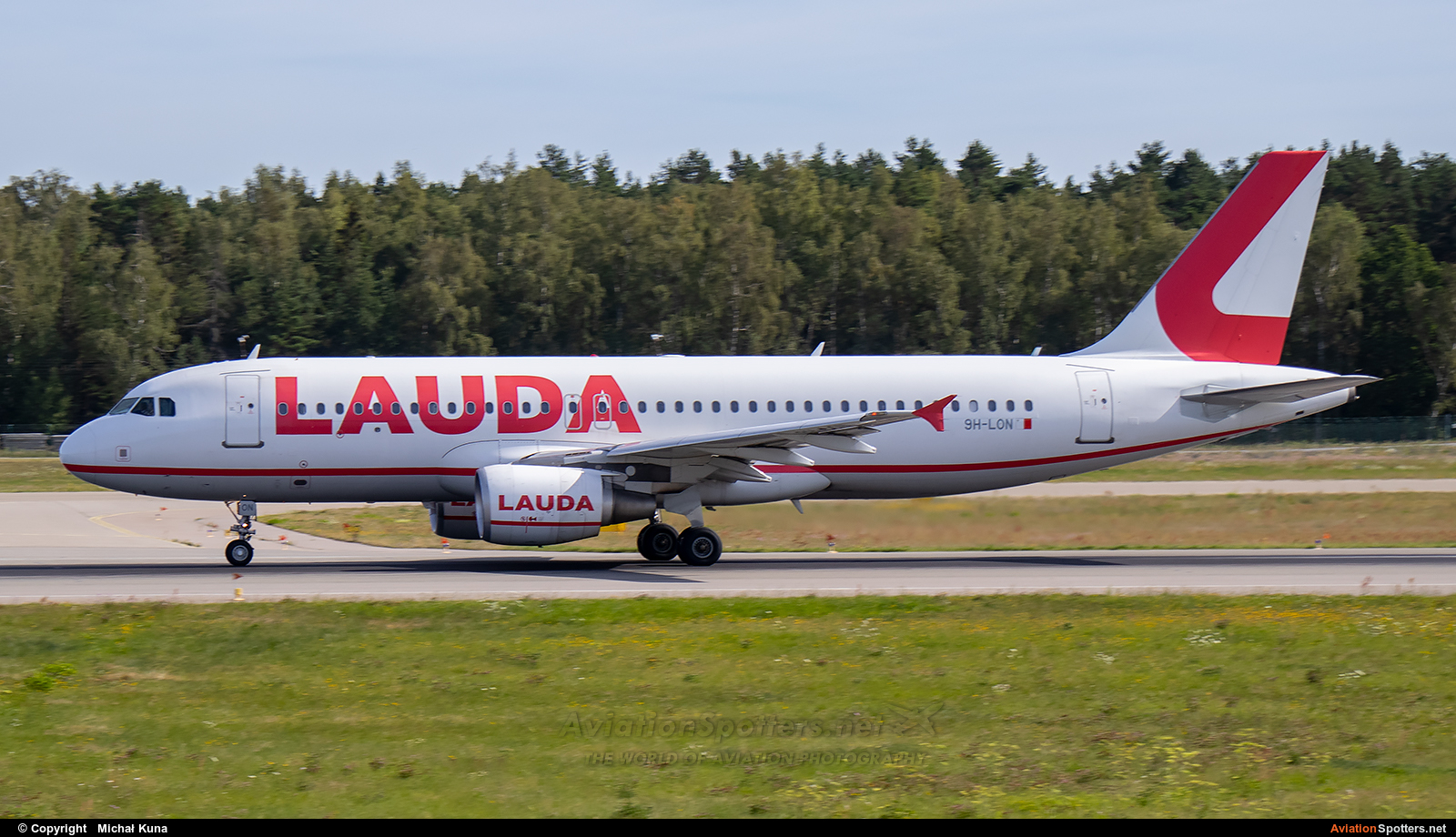 Lauda Europe  -  A320-214  (9H-LON) By Michał Kuna (big)