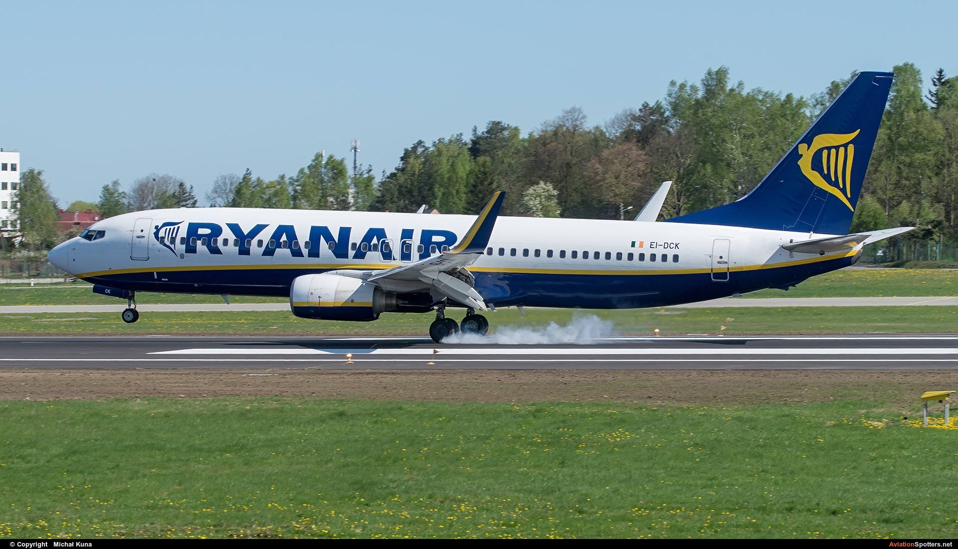 Ryanair  -  737-8AS  (EI-DCK) By Michał Kuna (big)