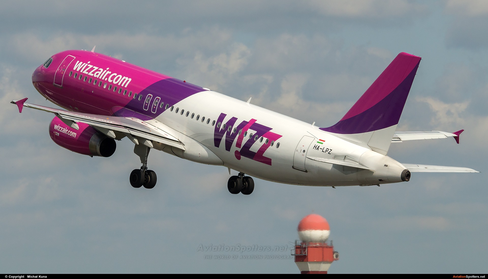 Wizz Air  -  A320  (HA-LPZ) By Michał Kuna (big)