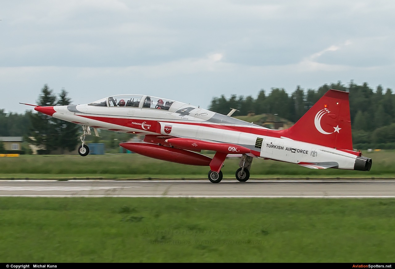 Turkey - Air Force : Turkish Stars  -  NF-5B  (70-3009) By Michał Kuna (big)