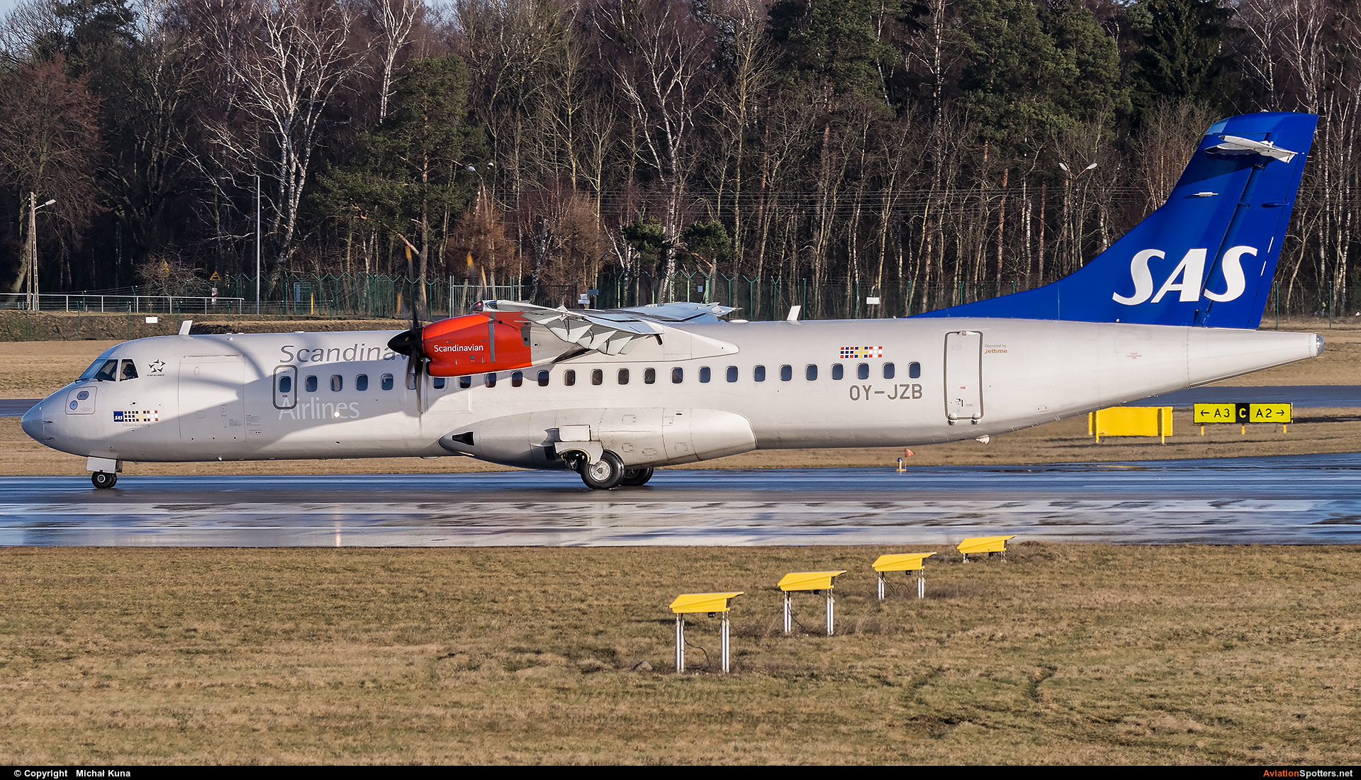 SAS - Scandinavian Airlines  -  72-600  (OY-JZB) By Michał Kuna (big)