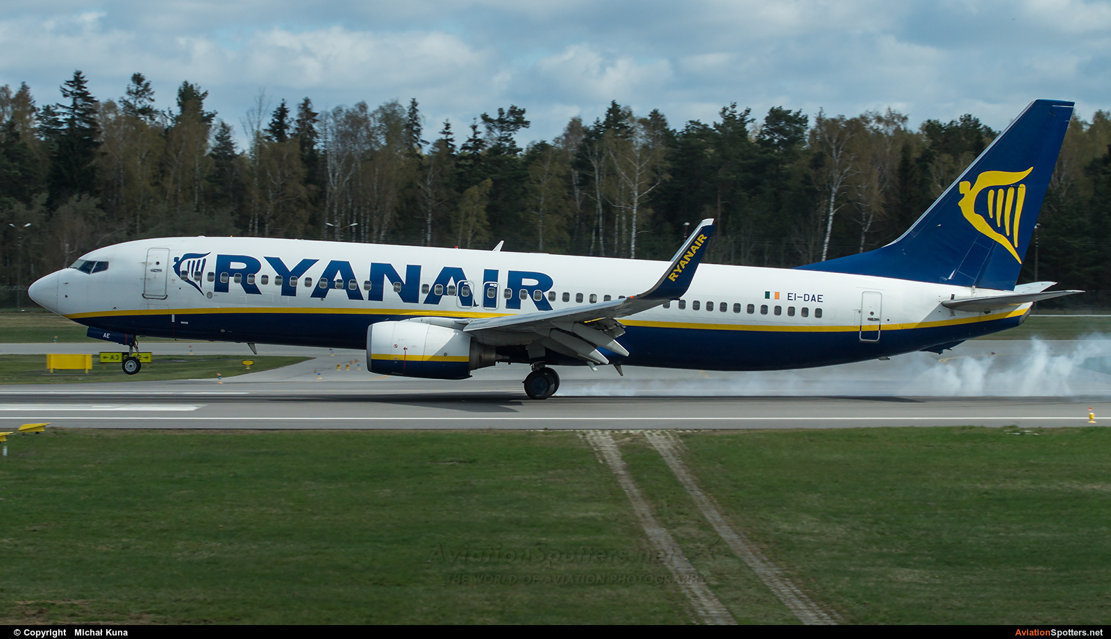 Ryanair  -  737-8AS  (EI-DAE) By Michał Kuna (big)