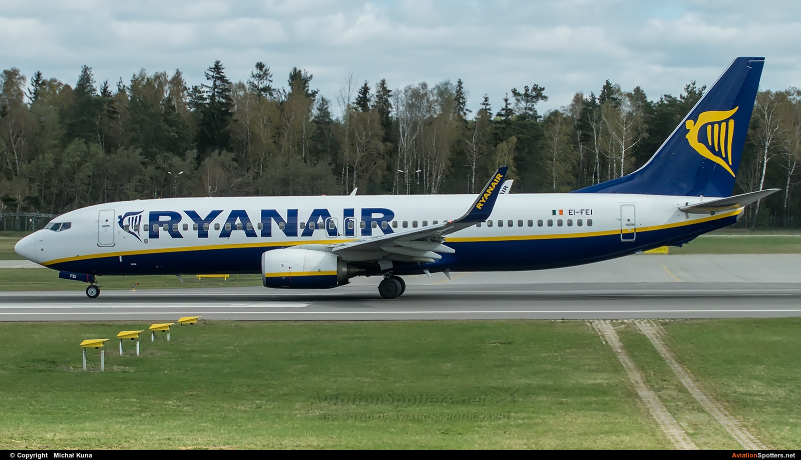 Ryanair  -  737-800  (EI-FEI) By Michał Kuna (big)