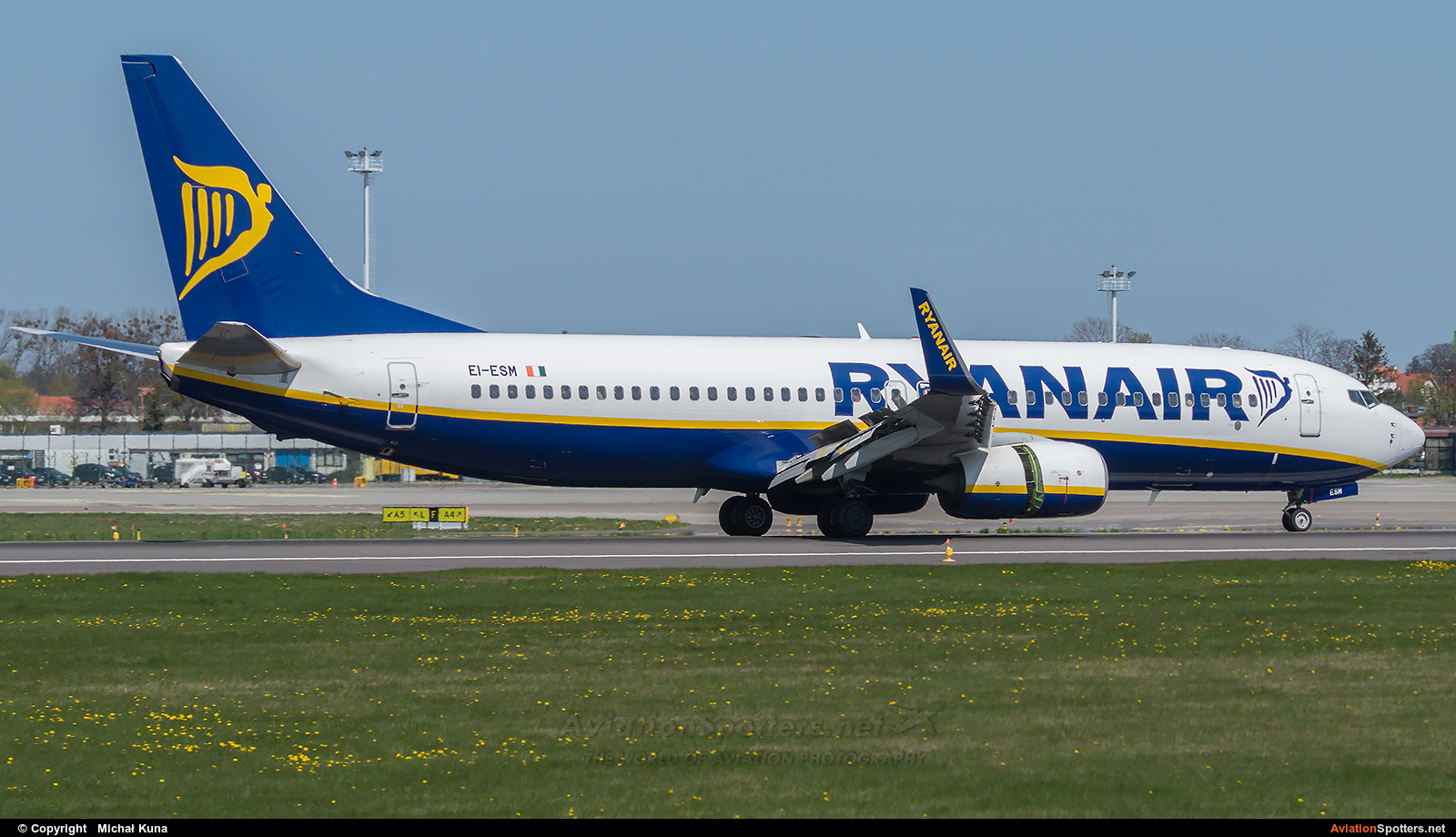 Ryanair  -  737-800  (EI-ESM) By Michał Kuna (big)