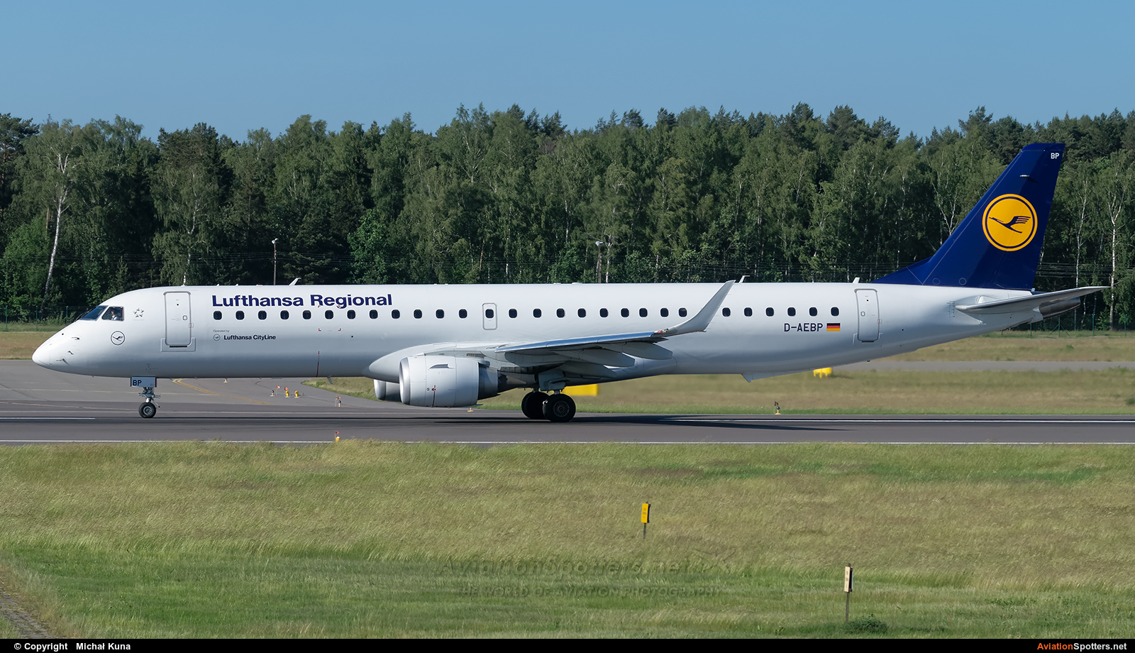 Lufthansa Regional (CityLine)  -  190  (D-AEBP) By Michał Kuna (big)