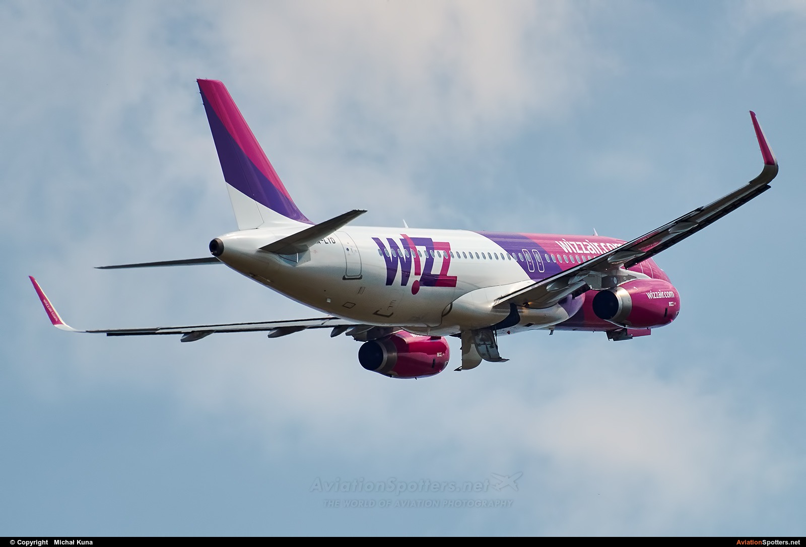 Wizz Air  -  A320-232  (HA-LYD) By Michał Kuna (big)