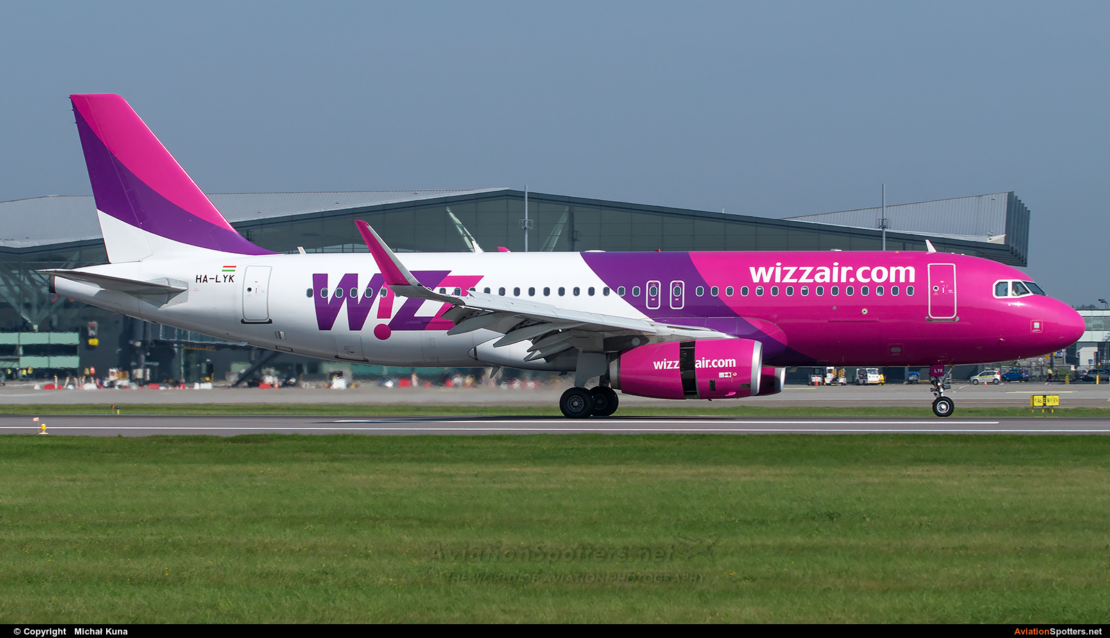 Wizz Air  -  A320-232  (HA-LYK) By Michał Kuna (big)