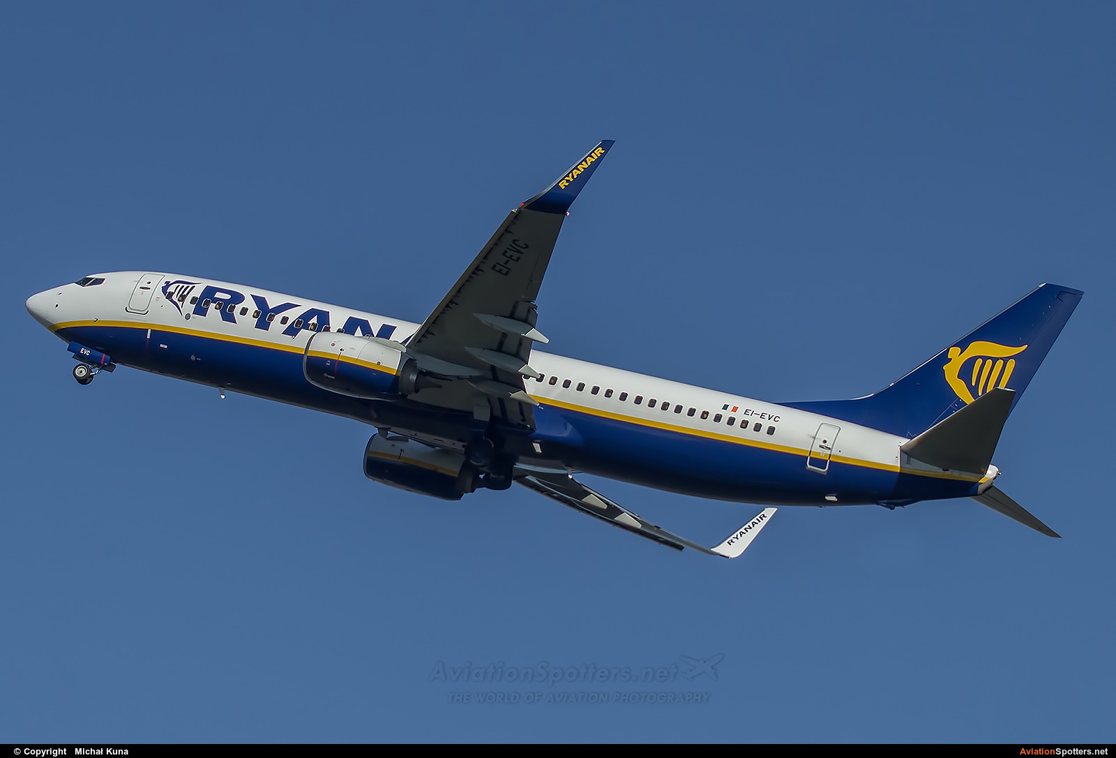 Ryanair  -  737-8AS  (EI-EVC) By Michał Kuna (big)