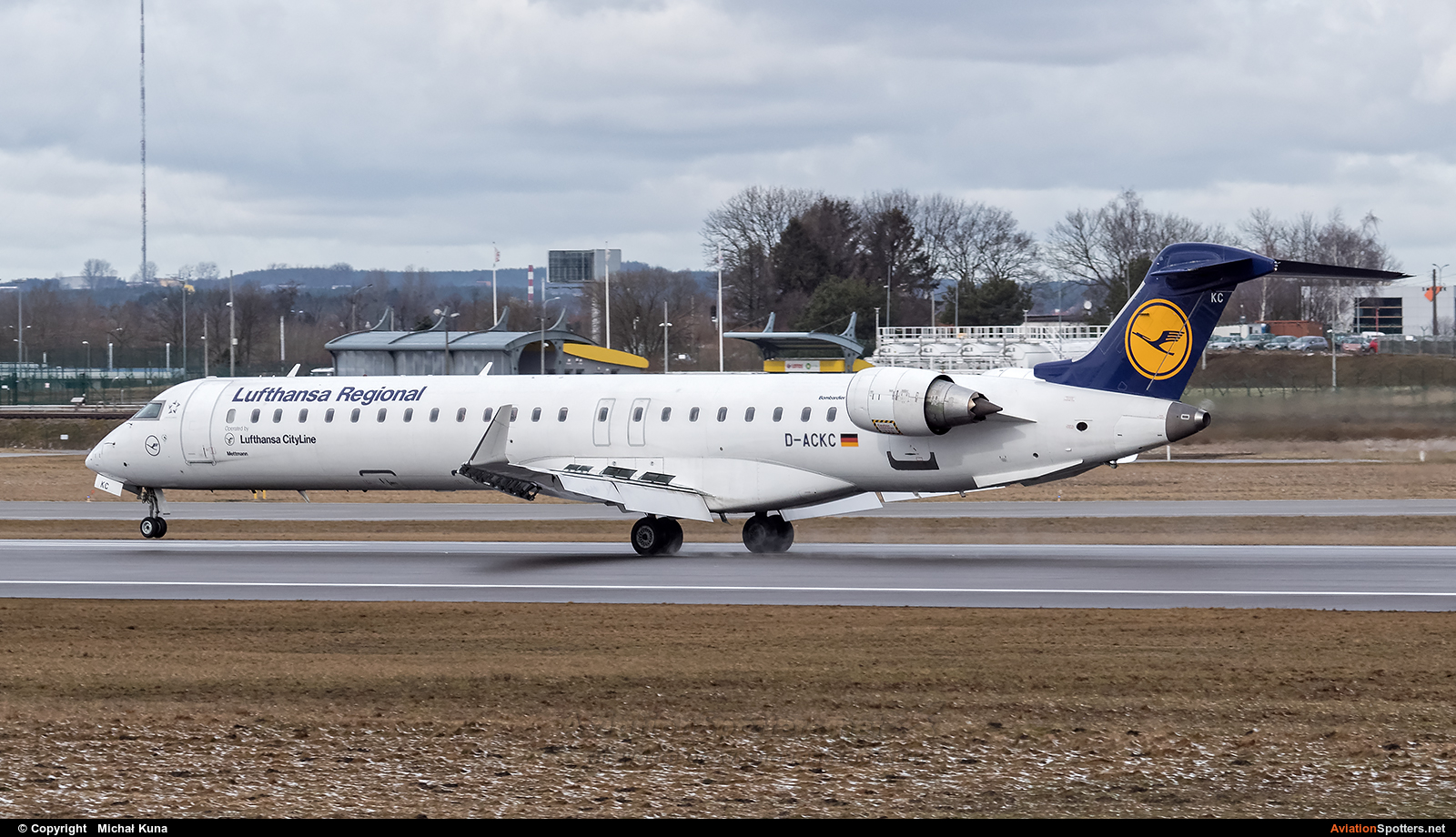 Lufthansa Regional (CityLine)  -  CL-600-2C10 Regional Jet CRJ-701ER  (D-ACKC) By Michał Kuna (big)