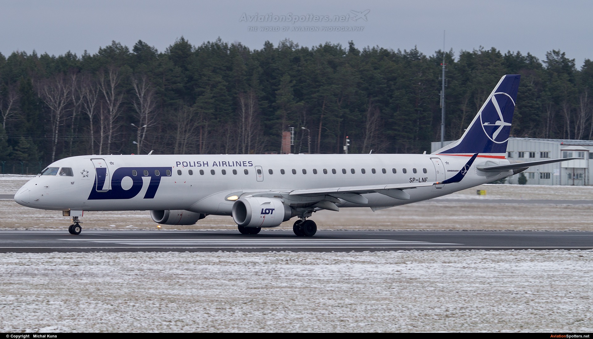 LOT - Polish Airlines  -  195LR  (SP-LNF) By Michał Kuna (big)
