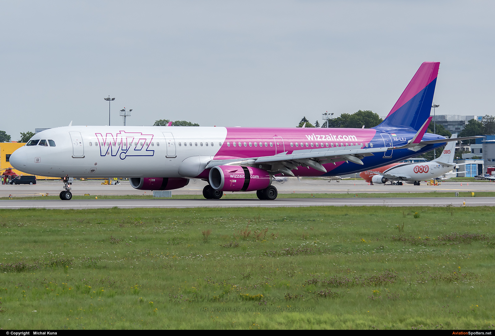 Wizz Air  -  A321-231  (HA-LXJ) By Michał Kuna (big)