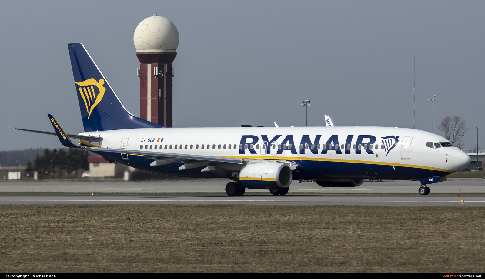 Ryanair  -  737-800  (EI-GDR) By Michał Kuna (big)