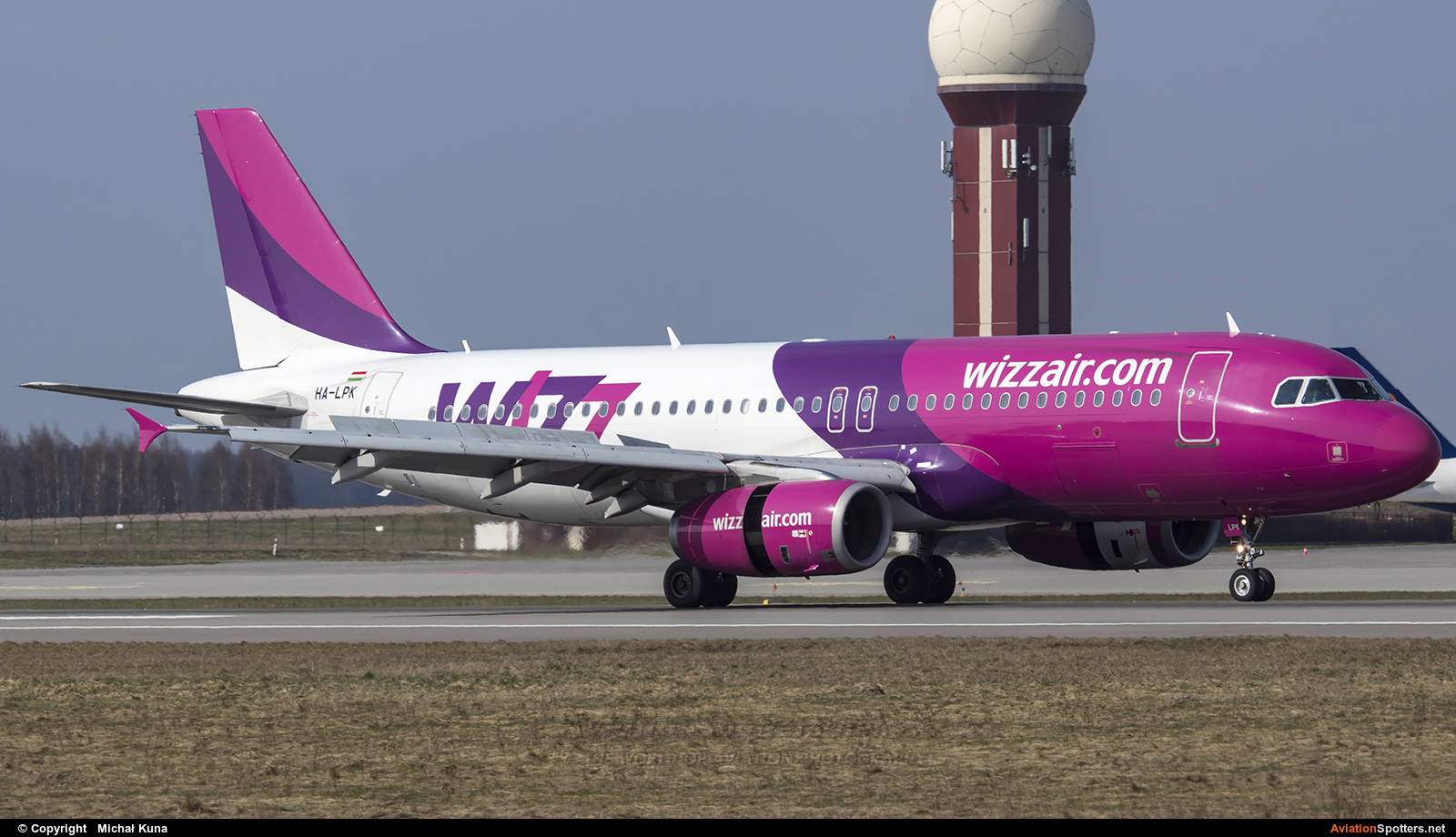 Wizz Air  -  A320  (HA-LPK) By Michał Kuna (big)