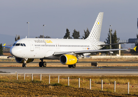 Airbus - A320-232 (EC-LUN) - Jorge Guerra
