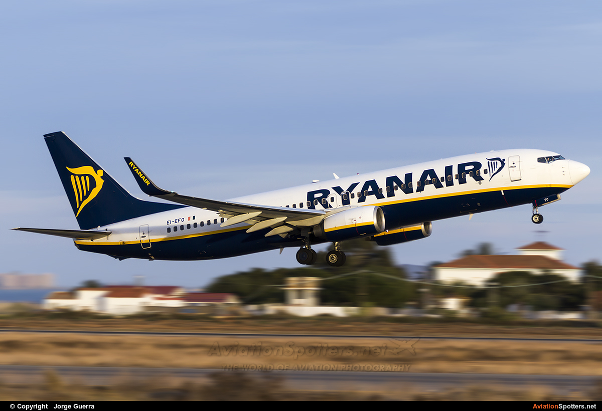 Ryanair  -  737-800  (EI-EFO) By Jorge Guerra (Jorge Guerra)