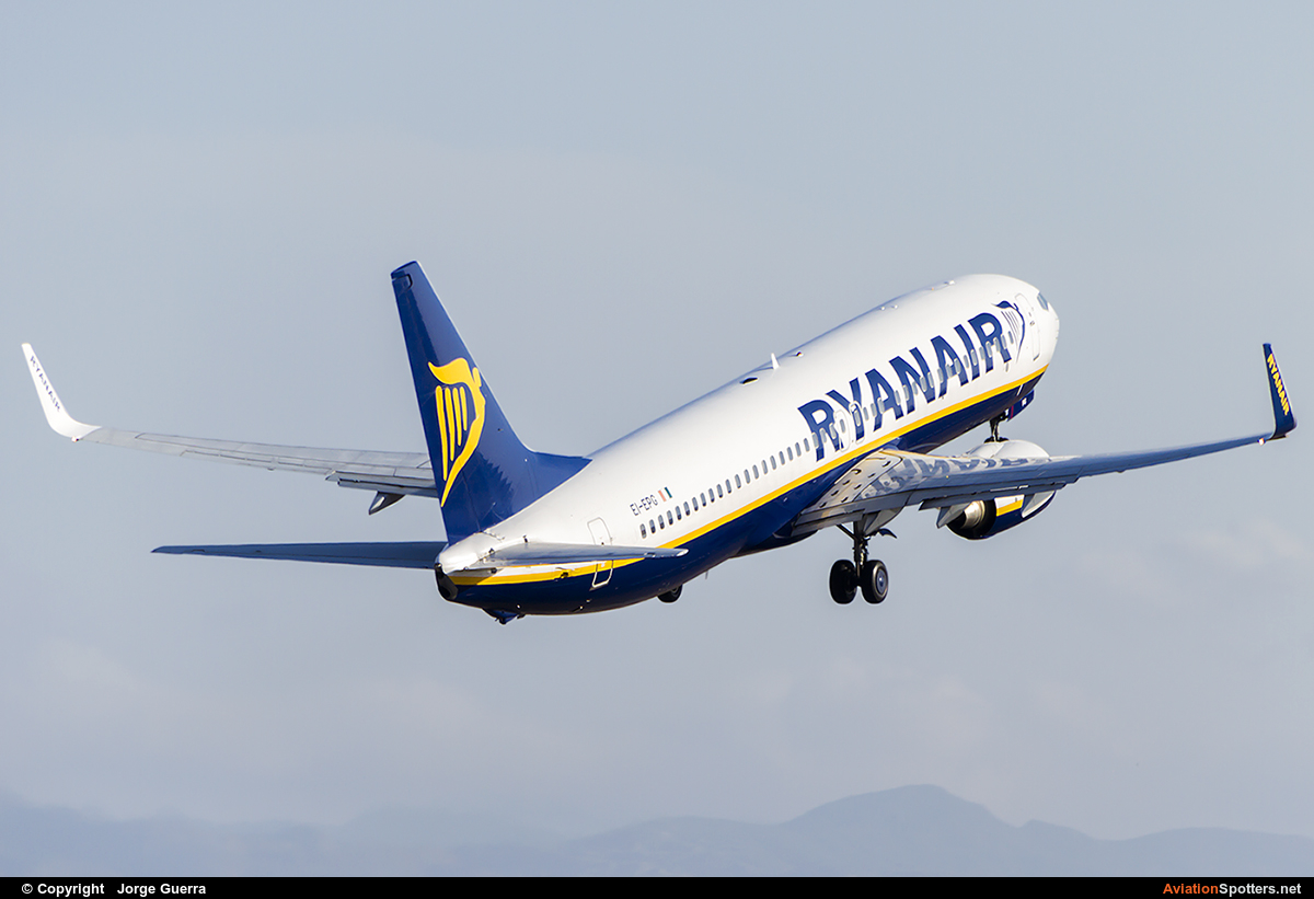 Ryanair  -  737-8AS  (EI-EPG) By Jorge Guerra (Jorge Guerra)