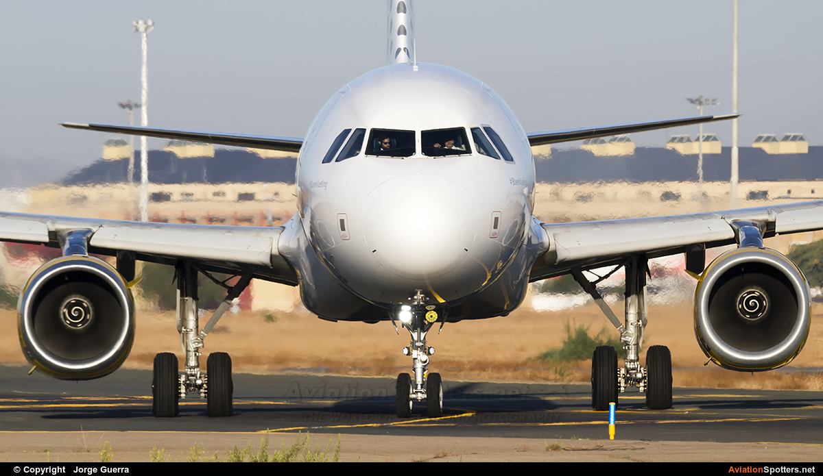 Vueling Airlines  -  A320-232  (EC-MGE) By Jorge Guerra (Jorge Guerra)
