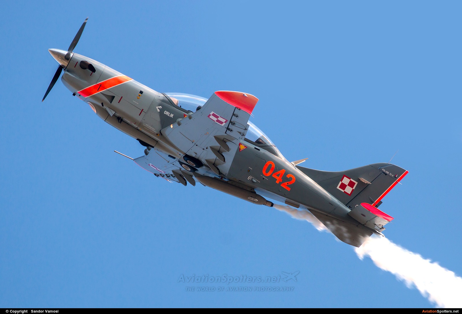 Poland - Air Force : Orlik Acrobatic Group  -  PZL-130 Orlik TC-1 - 2  (042) By Sandor Vamosi (ALEX67)
