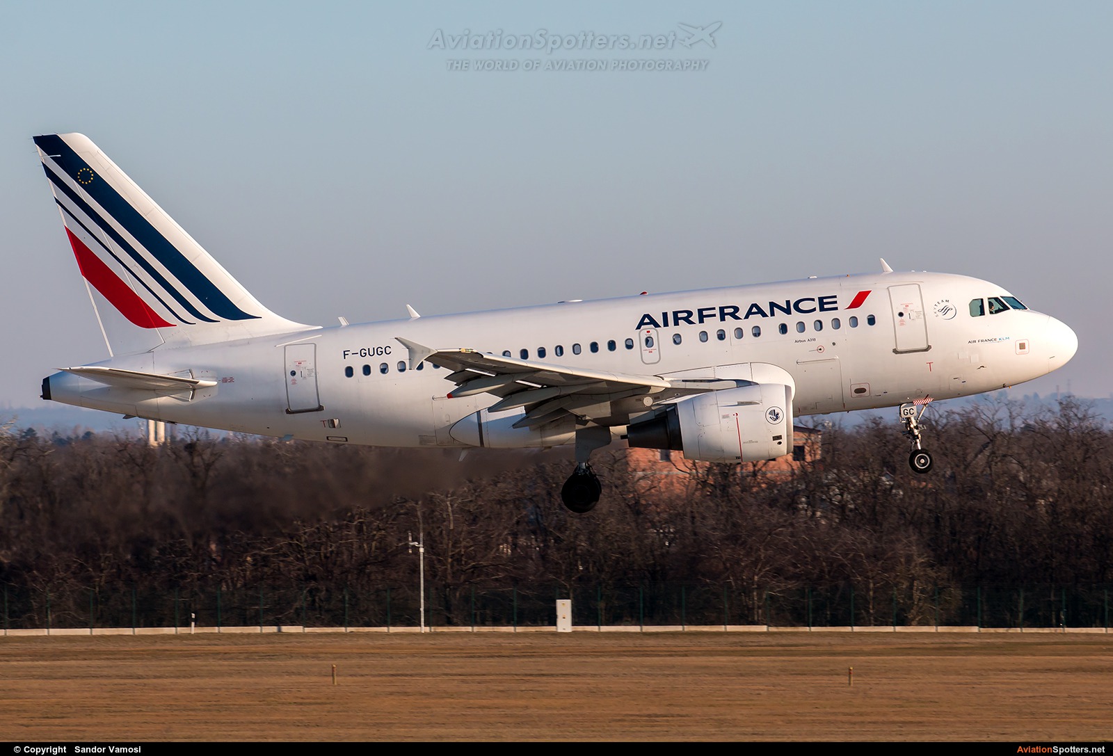 Air France  -  A318  (F-GUGC) By Sandor Vamosi (ALEX67)