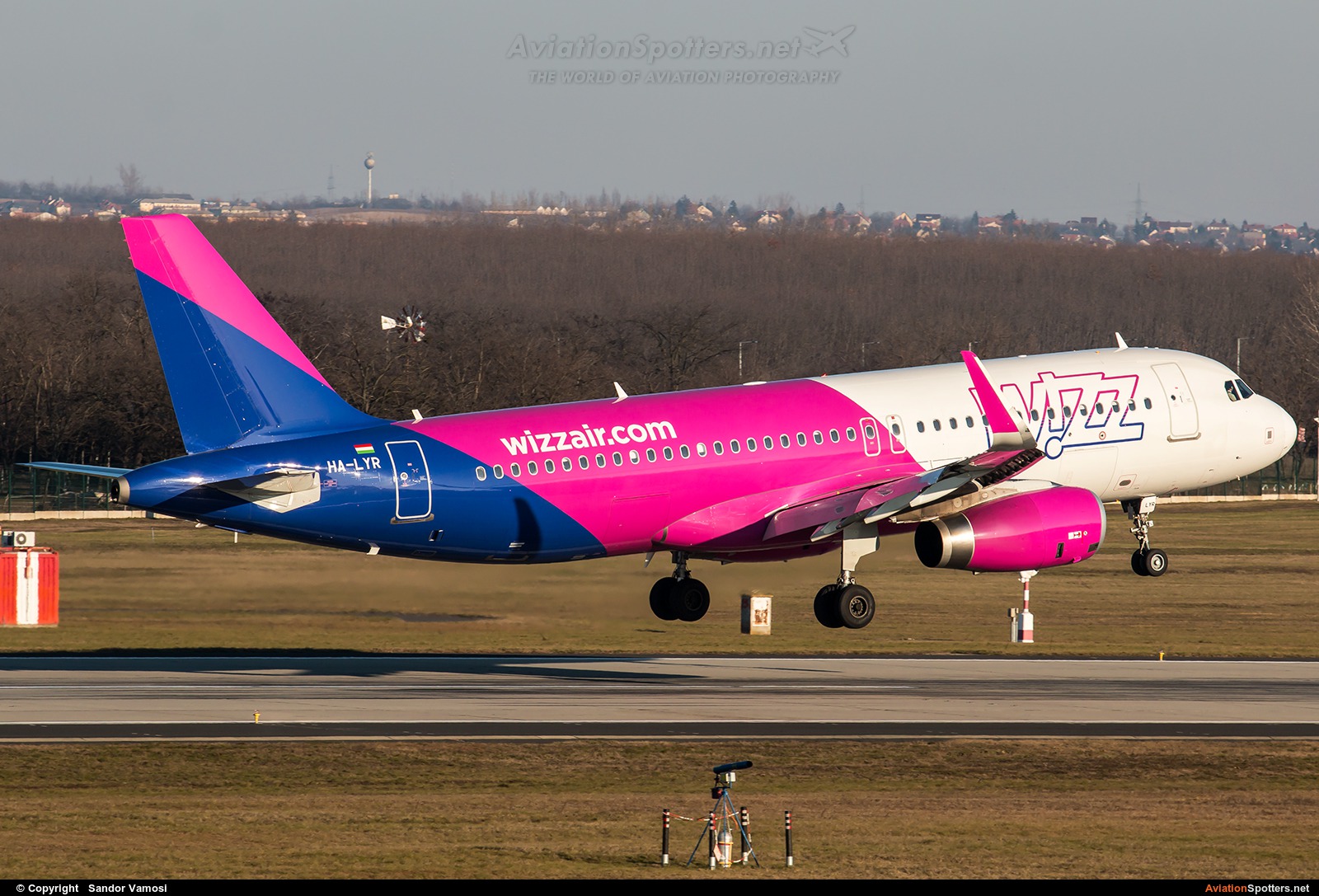 Wizz Air  -  A320  (HA-LYR) By Sandor Vamosi (ALEX67)