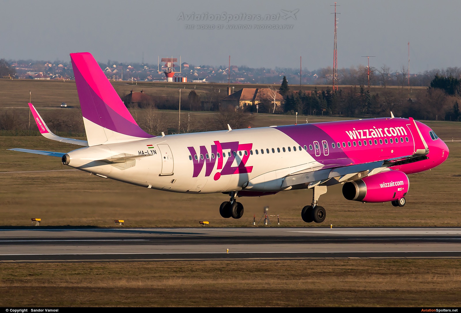 Wizz Air  -  A320-232  (HA-LYN) By Sandor Vamosi (ALEX67)