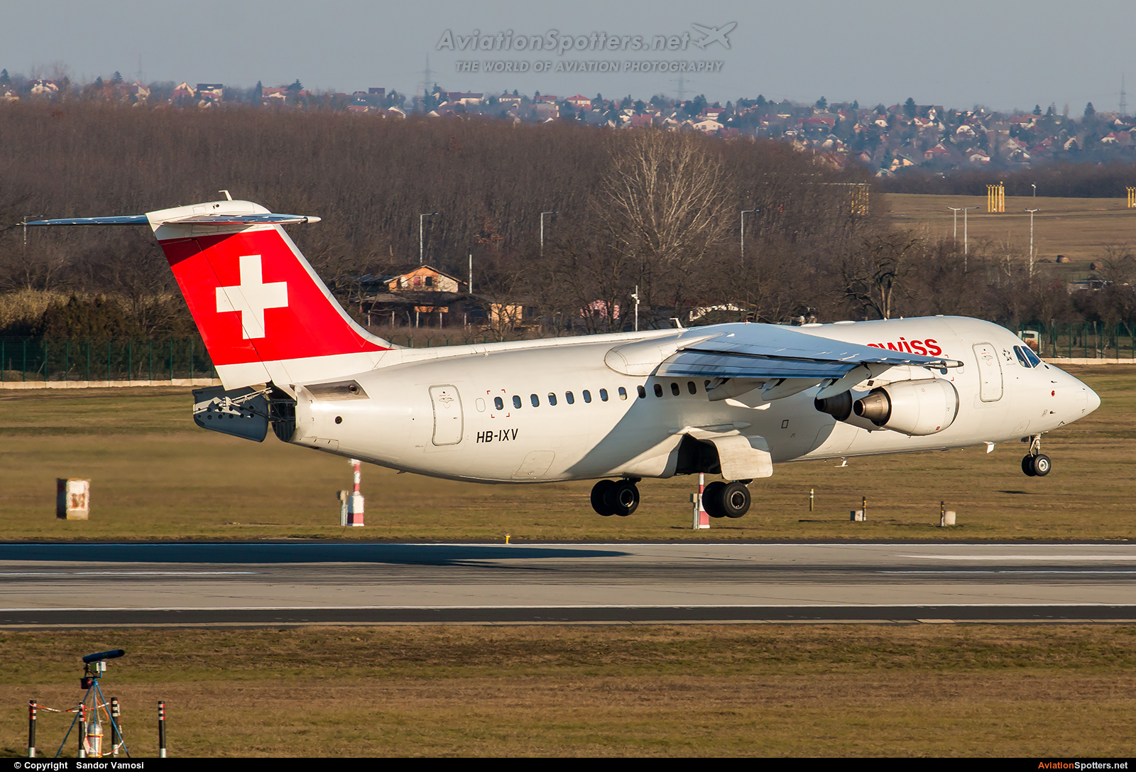 Swiss International  -  BAe 146-300-Avro RJ100  (HB-IXV) By Sandor Vamosi (ALEX67)