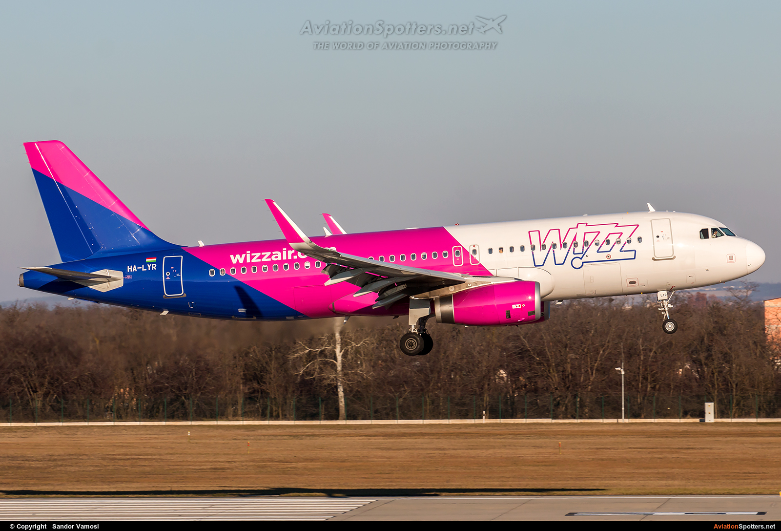 Wizz Air  -  A320  (HA-LYR) By Sandor Vamosi (ALEX67)