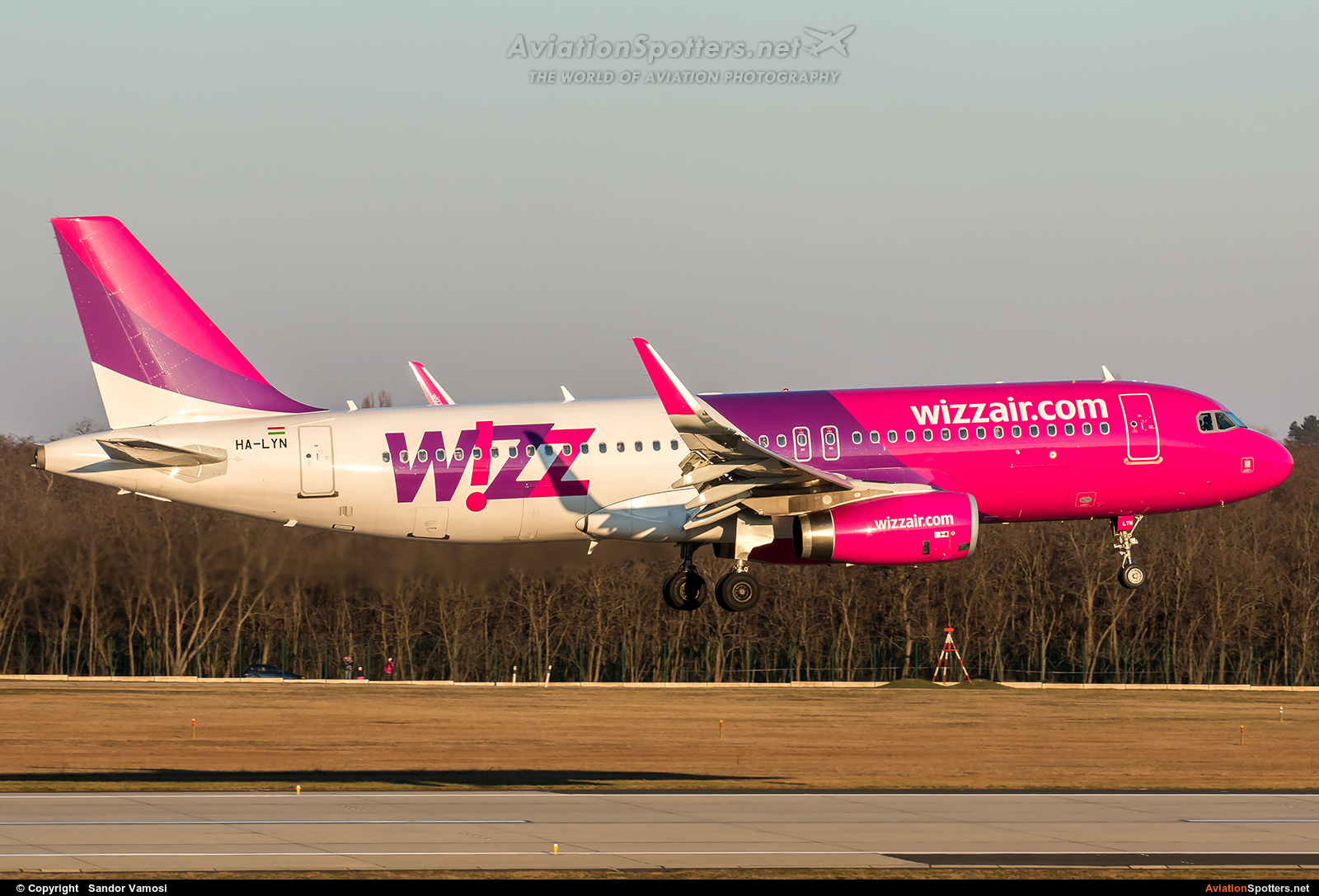 Wizz Air  -  A320-232  (HA-LYN) By Sandor Vamosi (ALEX67)