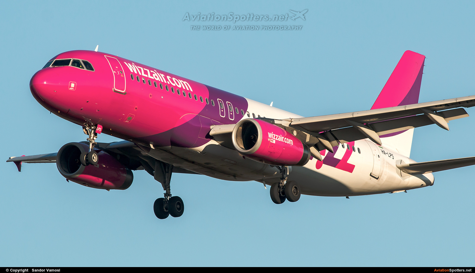 Wizz Air  -  A320  (HA-LPS) By Sandor Vamosi (ALEX67)