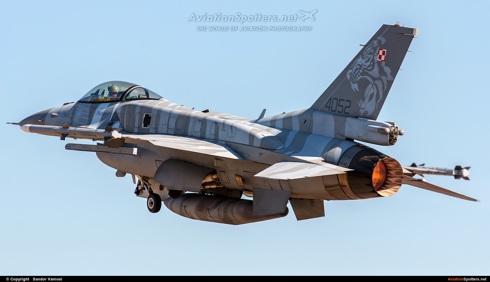 Poland - Air Force  -  F-16C Jastrząb  (4052) By Sandor Vamosi (ALEX67)