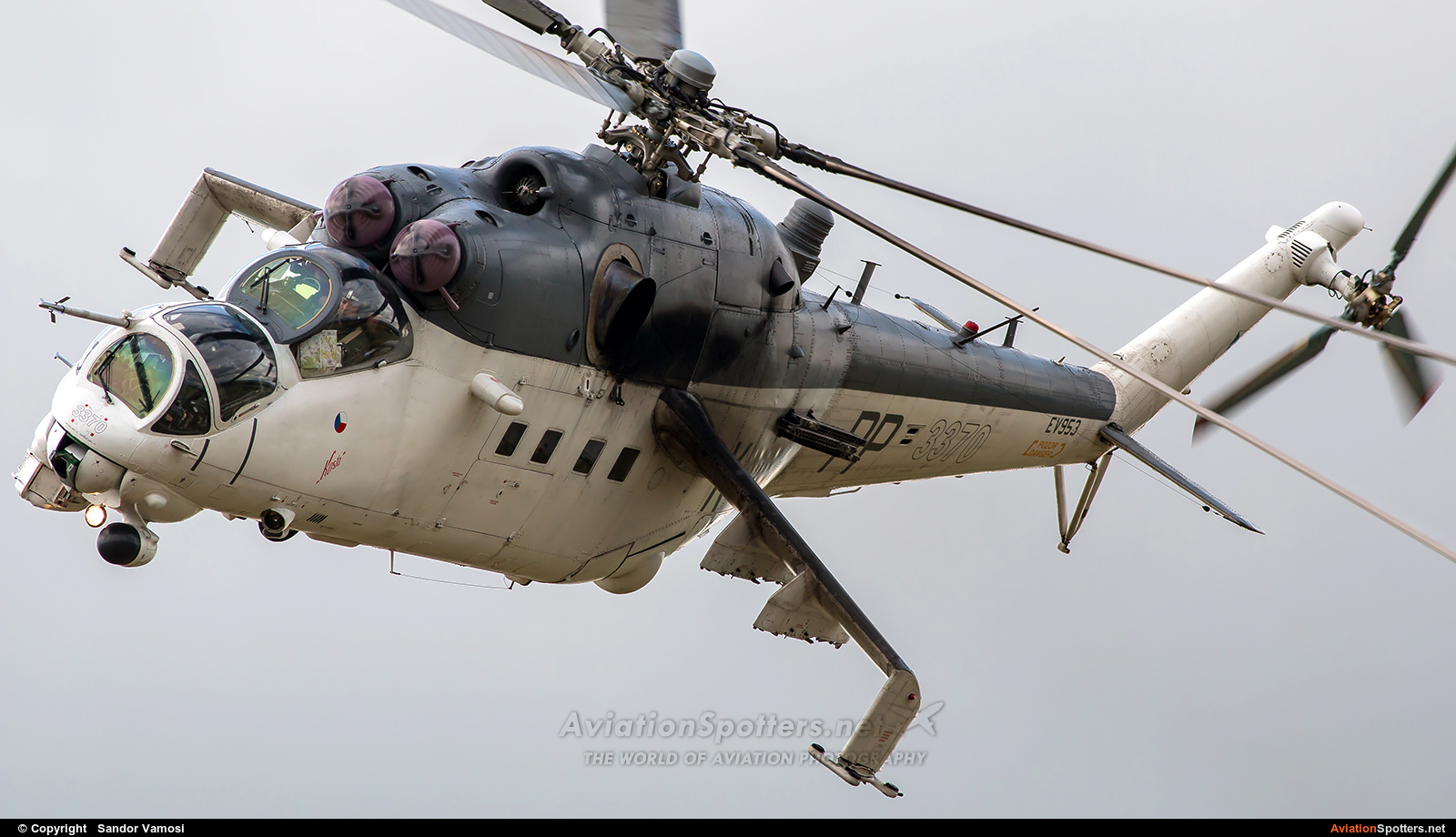 Czech - Air Force  -  Mi-35  (3370) By Sandor Vamosi (ALEX67)