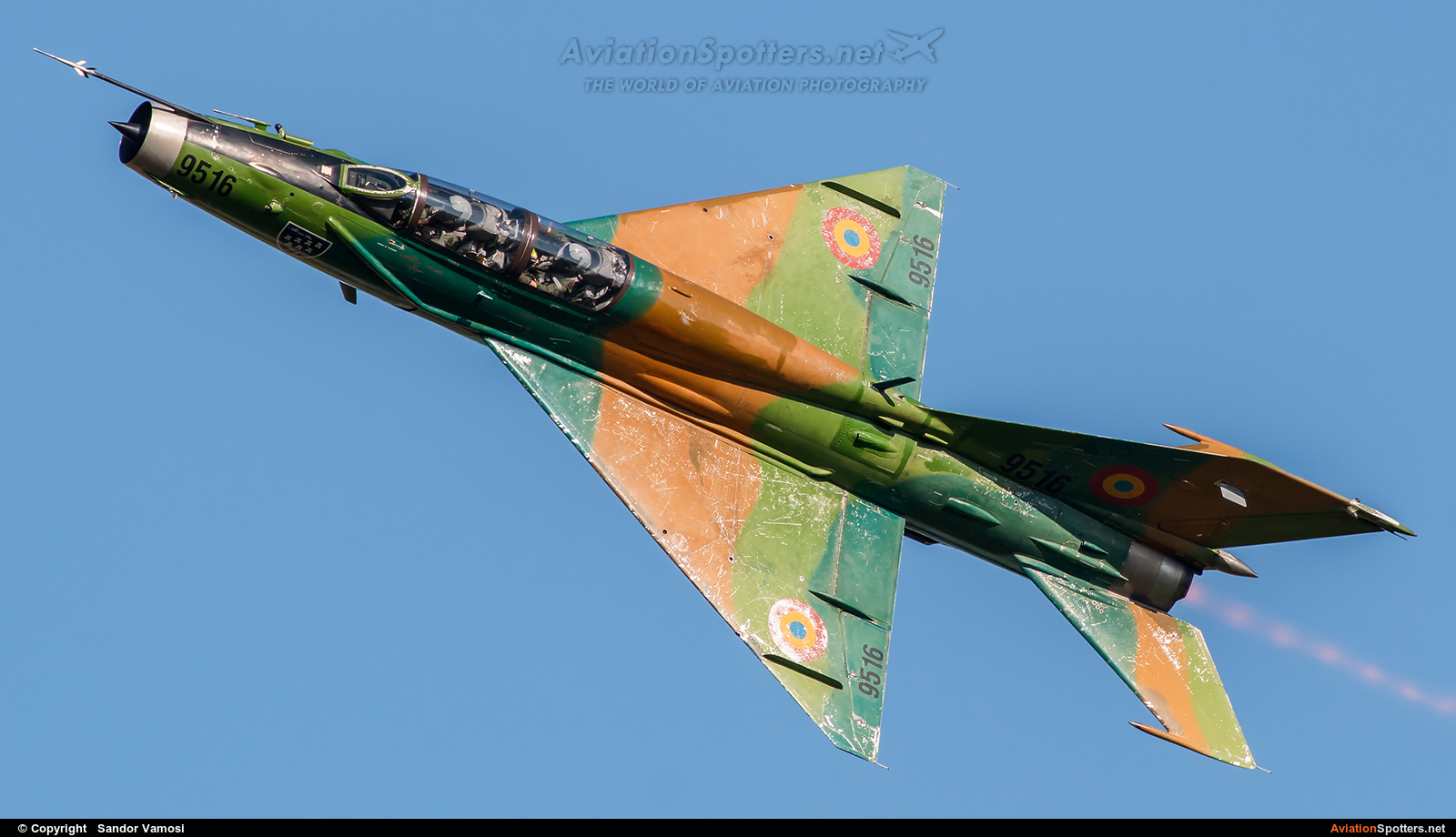 Romania - Air Force  -  MiG-21 UM  LanceR B  (9516) By Sandor Vamosi (ALEX67)