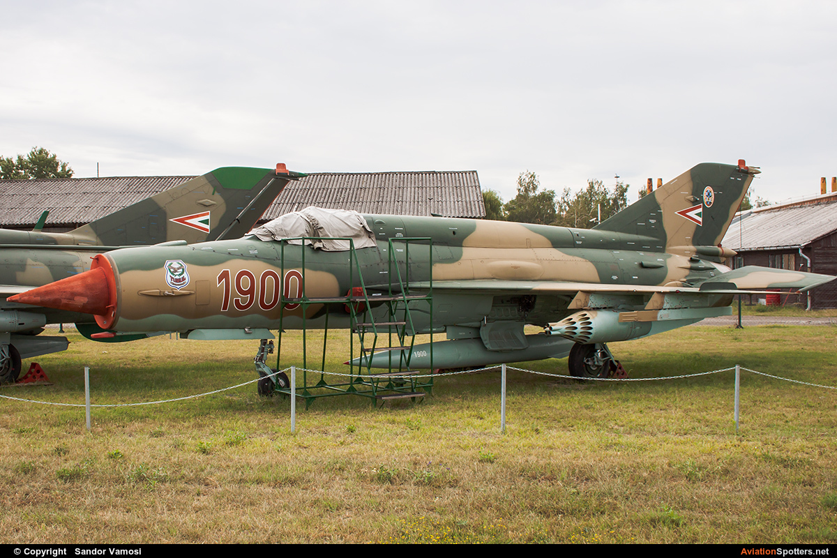   MiG-21bis  (1900) By Sandor Vamosi (ALEX67)