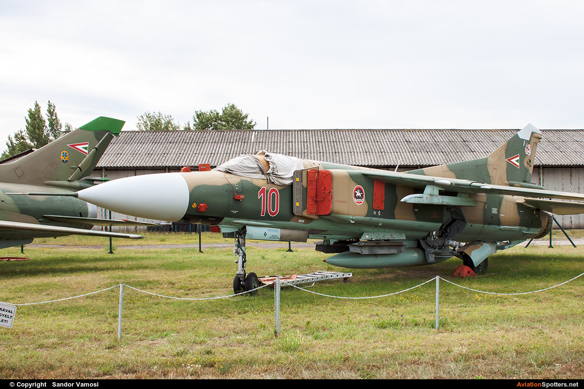 Hungary - Air Force  -  MiG-23MF  (10) By Sandor Vamosi (ALEX67)