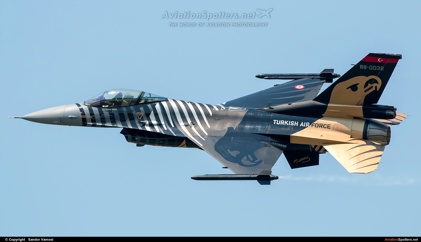 Turkey - Air Force  -  F-16C Fighting Falcon  (88-0032) By Sandor Vamosi (ALEX67)