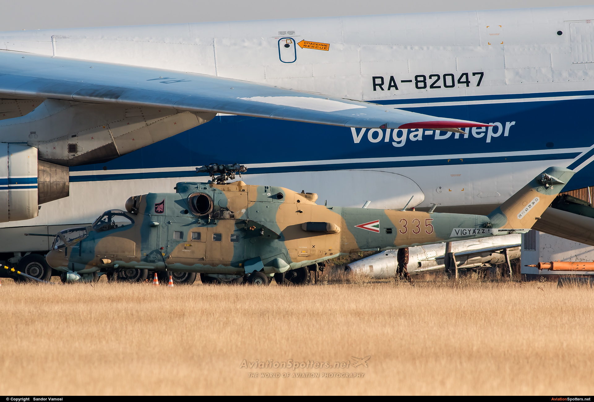 Hungary - Air Force  -  Mi-24P  (335) By Sandor Vamosi (ALEX67)