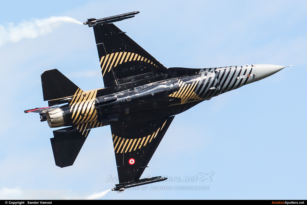 Turkey - Air Force  -  F-16CG  Fighter  Falcon  (91-0011) By Sandor Vamosi (ALEX67)