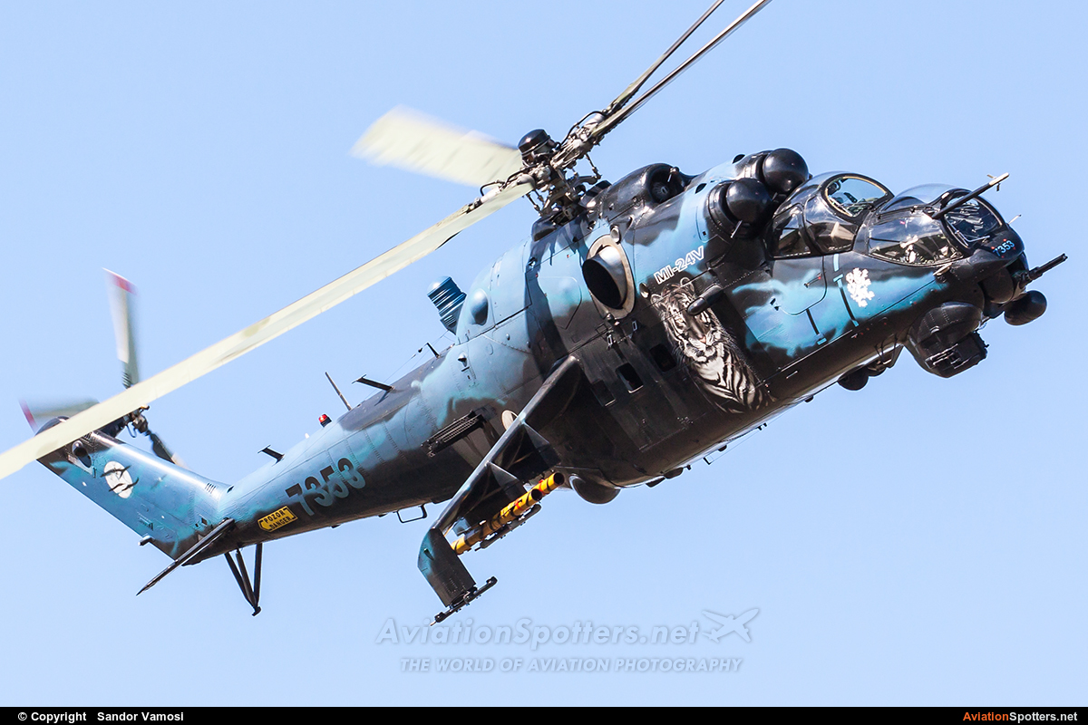 Czech - Air Force  -  Mi-24V  (7353) By Sandor Vamosi (ALEX67)