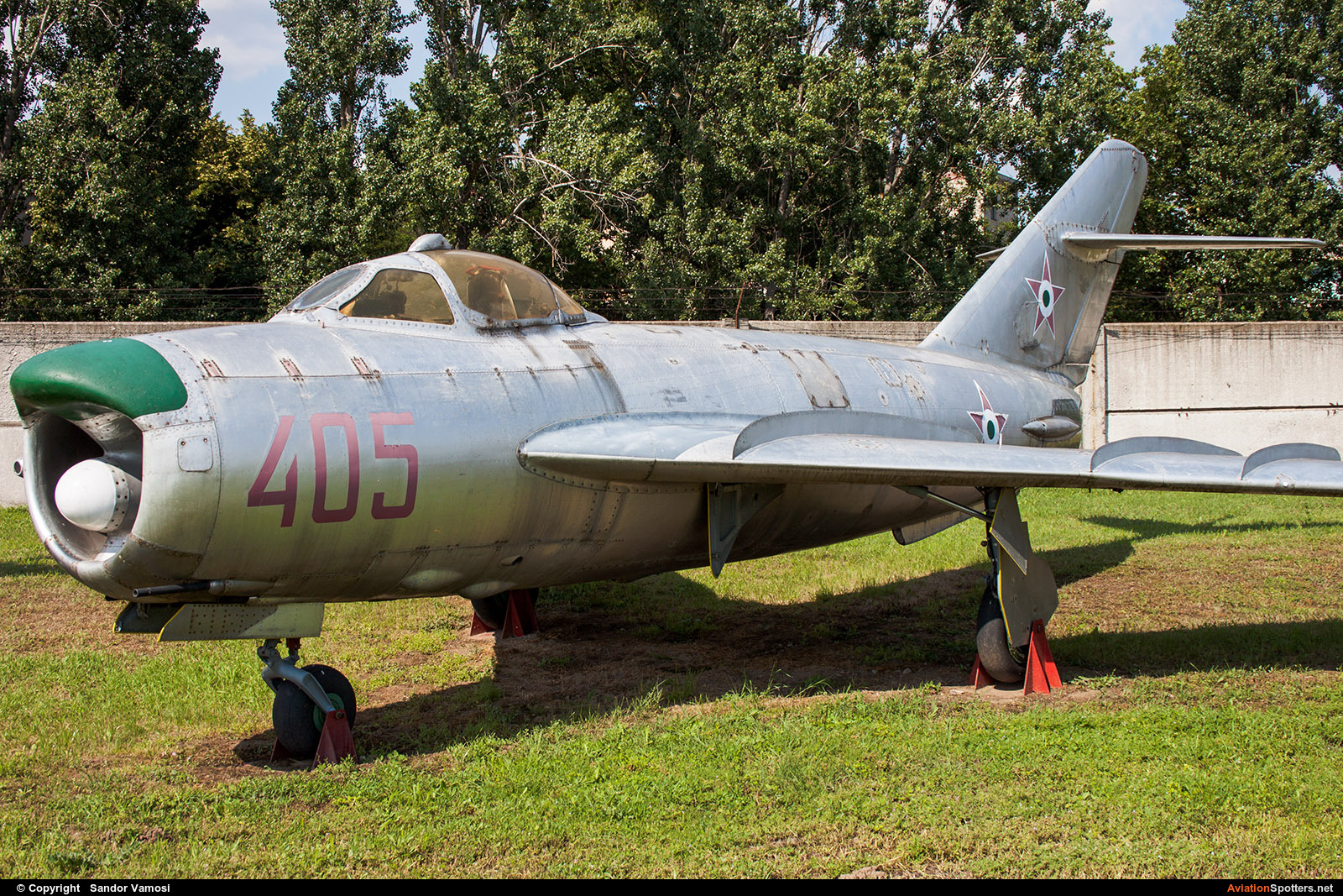 Hungary - Air Force  -  MiG-17PF  (405) By Sandor Vamosi (ALEX67)