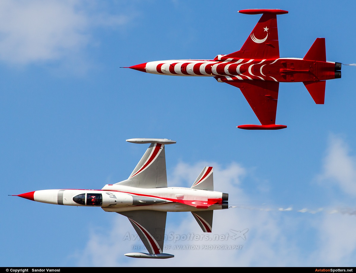 Turkey - Air Force : Turkish Stars  -  NF-5A  (71-3046) By Sandor Vamosi (ALEX67)