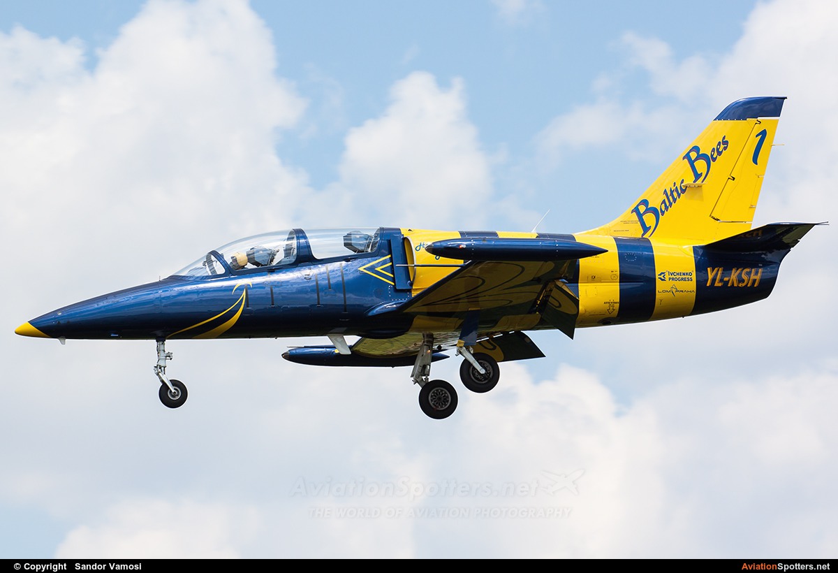 Baltic Bees Jet Team  -  L-39C Albatros  (YL-KSH) By Sandor Vamosi (ALEX67)