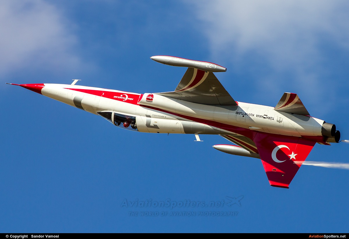 Turkey - Air Force : Turkish Stars  -  NF-5A  (71-3072) By Sandor Vamosi (ALEX67)