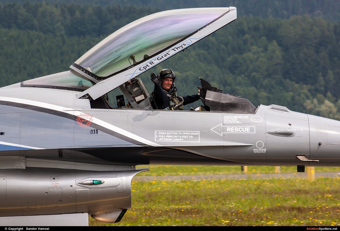 Belgium - Air Force  -  F-16AM Fighting Falcon  (FA-84) By Sandor Vamosi (ALEX67)