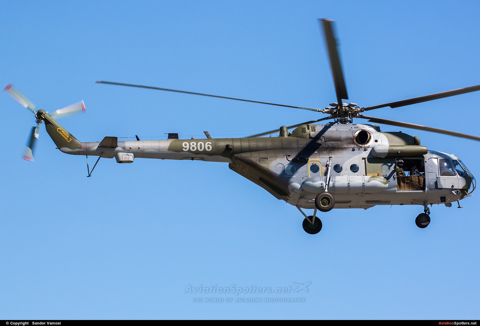 Czech - Air Force  -  Mi-171  (9806) By Sandor Vamosi (ALEX67)