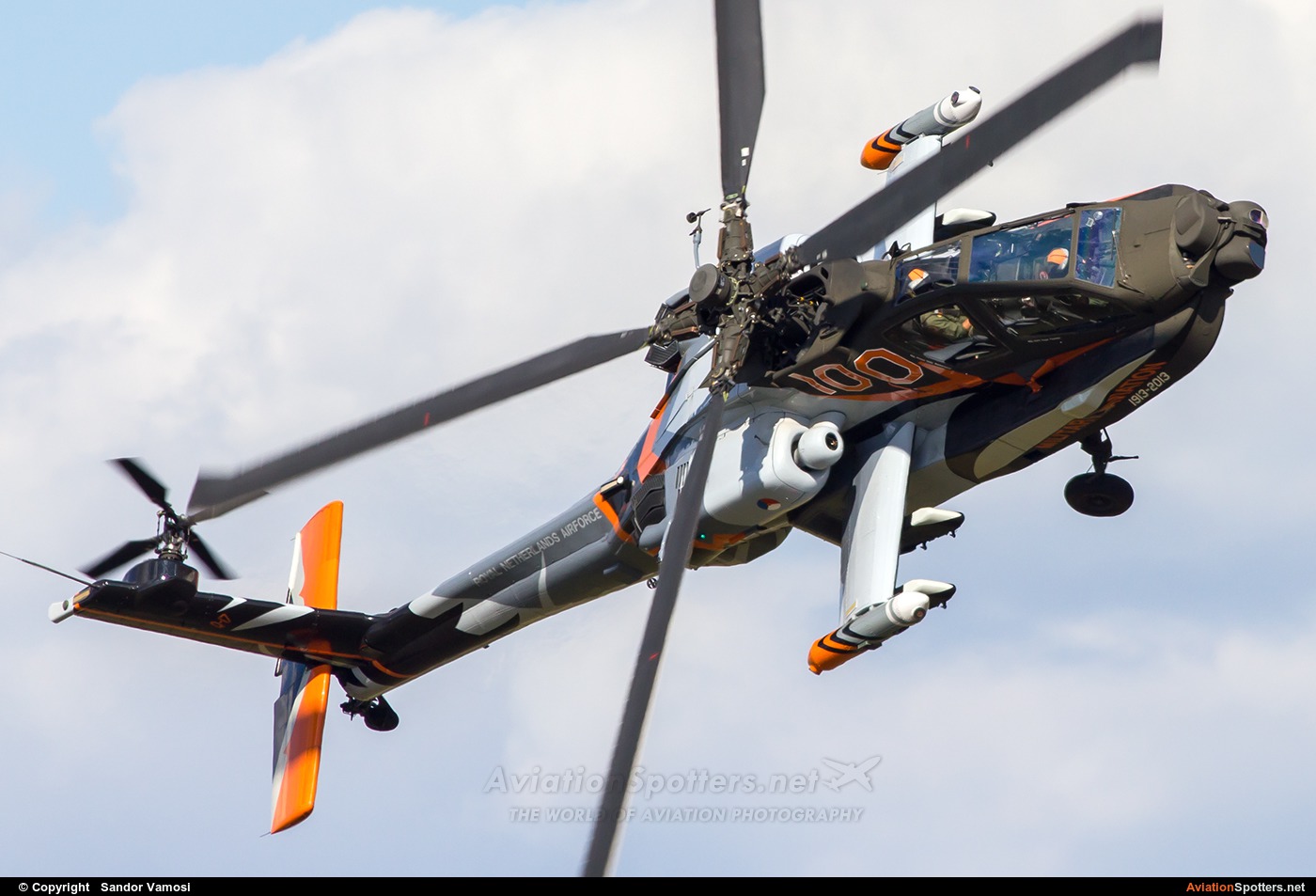 Netherlands - Air Force  -  AH-64DHA Apache  (Q-17) By Sandor Vamosi (ALEX67)