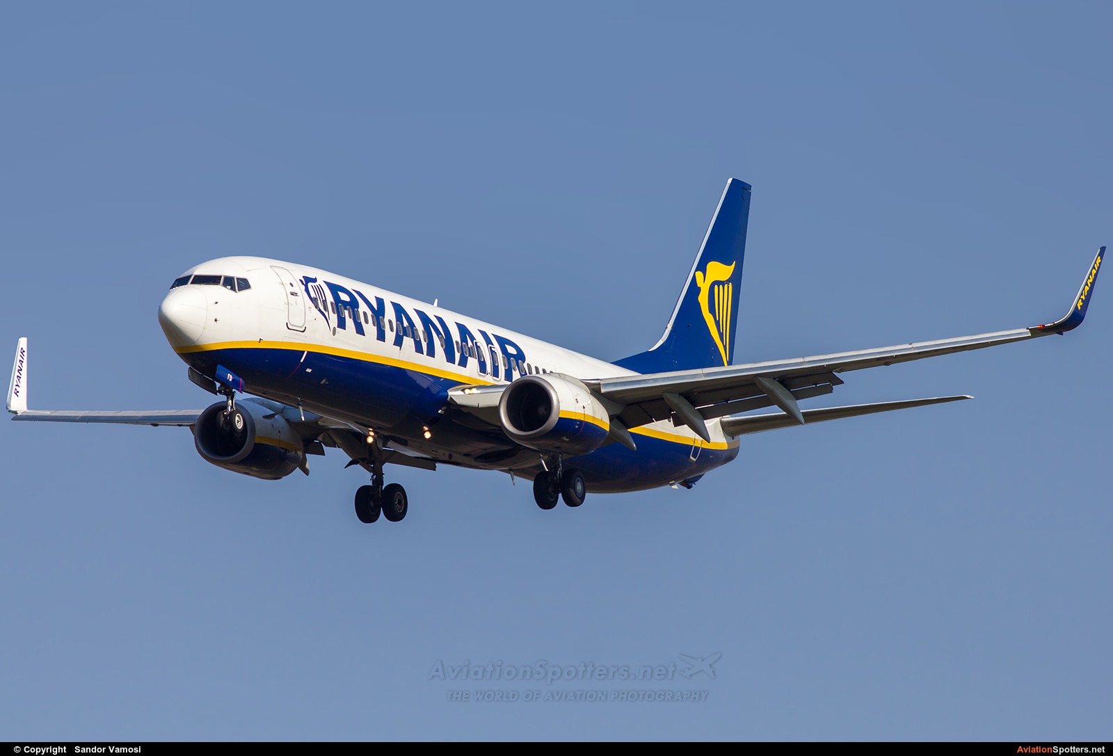Ryanair  -  737-8AS  (EI-DWM) By Sandor Vamosi (ALEX67)