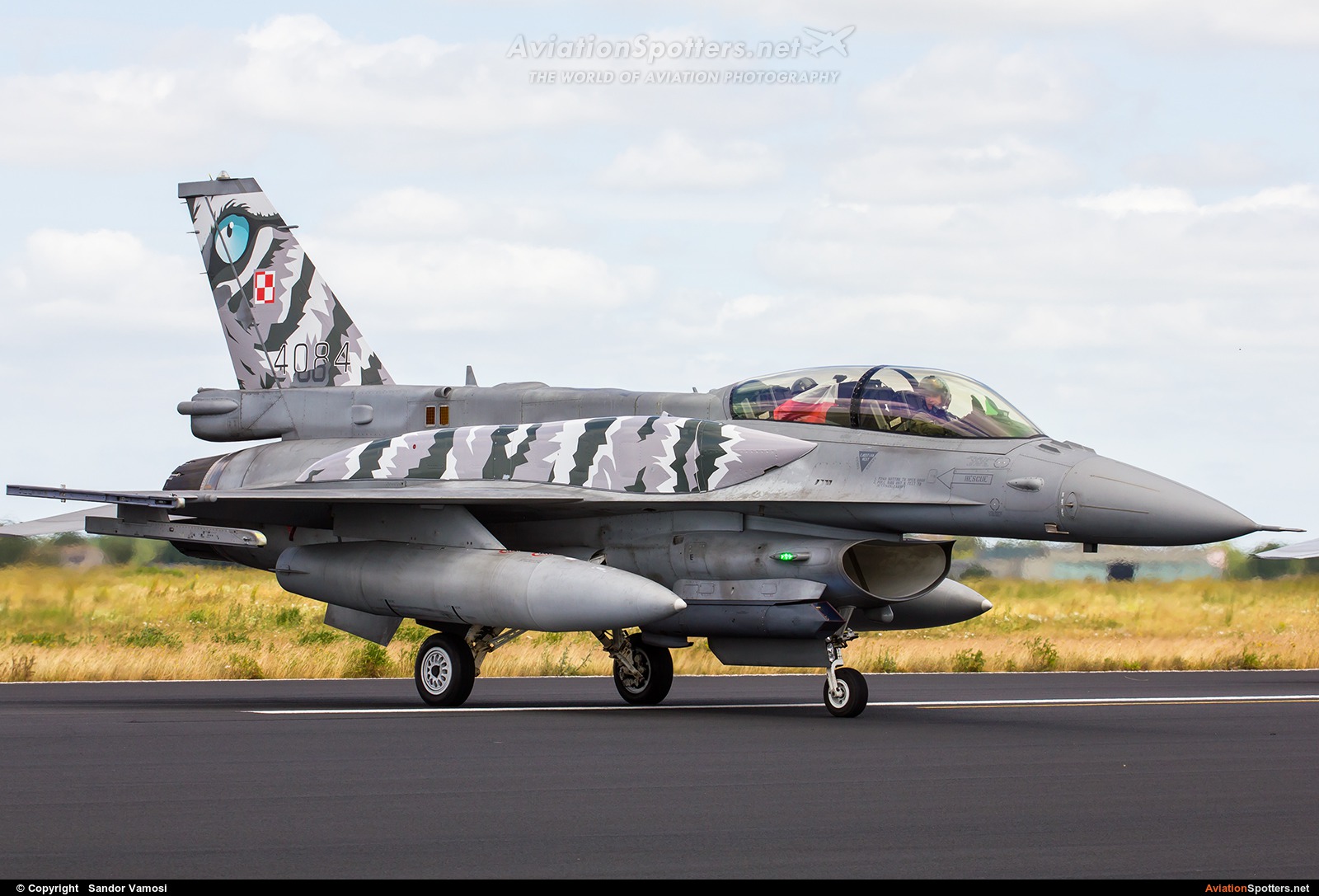 Poland - Air Force  -  F-16DJ Fighting Falcon  (4084) By Sandor Vamosi (ALEX67)