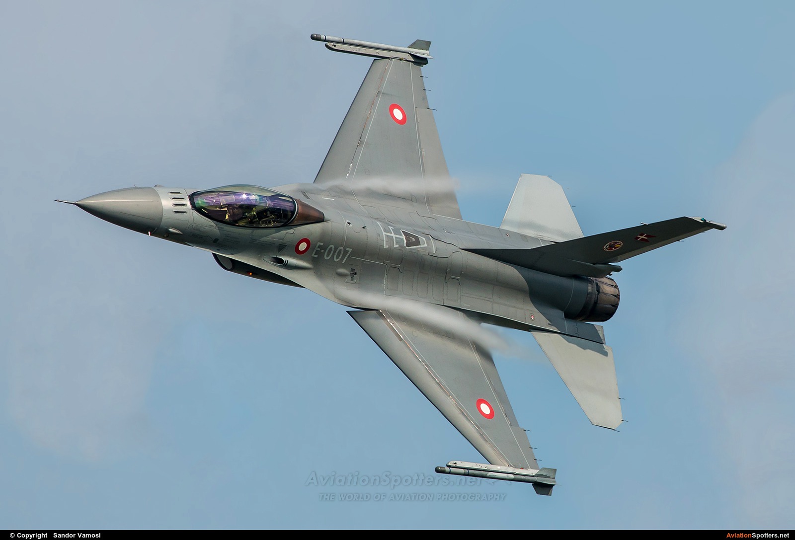 Denmark - Air Force  -  F-16AM Fighting Falcon  (E-007) By Sandor Vamosi (ALEX67)